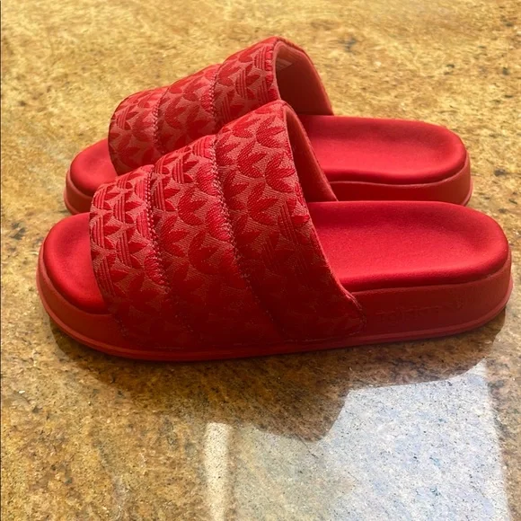Adidas Women's Adilette Essential Slide Sandal US size 5 - Picture 2 of 5